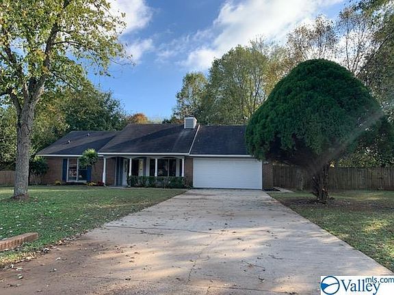 4th image of 210 S Elton Cir