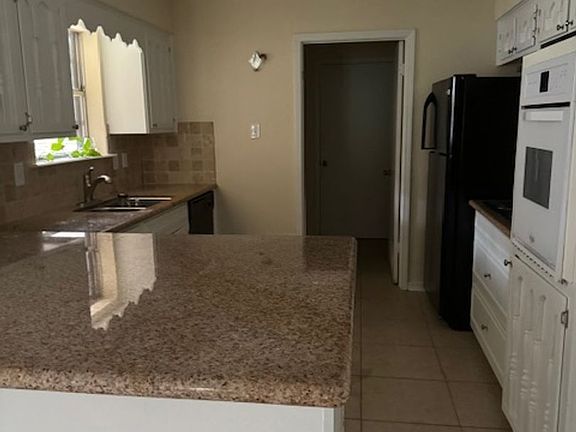 3rd image of 619-621 Kings Mountain Dr