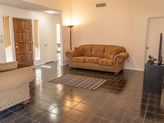 3rd image of 7368 W Georgia Ave