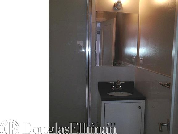 5th image of 70 W 93rd St APT 17F