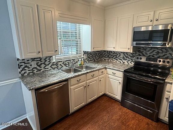 2nd image of 1597 Eastwood Drive
