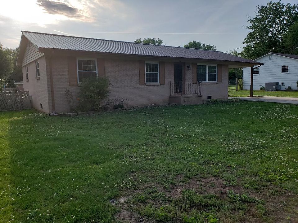 1st image of 206 White Oak Dr