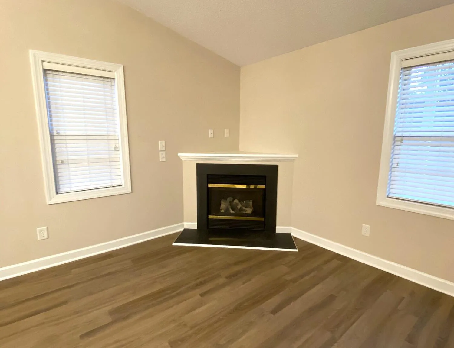 2 bed, 2.0 bath, 1288 sqft, $1,375 — Photo 4