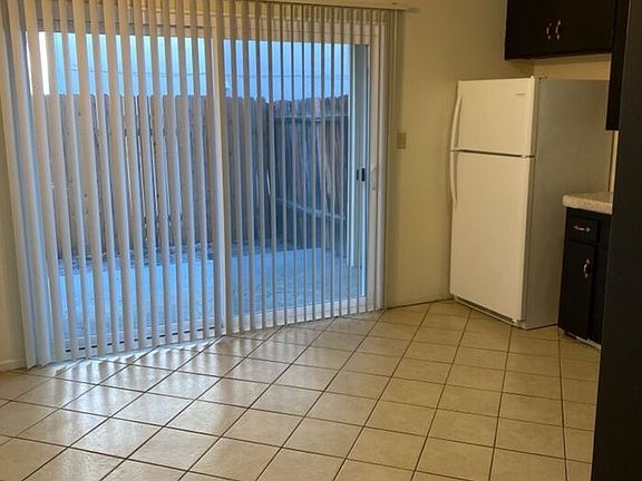 5th image of 4440 Rosebud Ln APT B