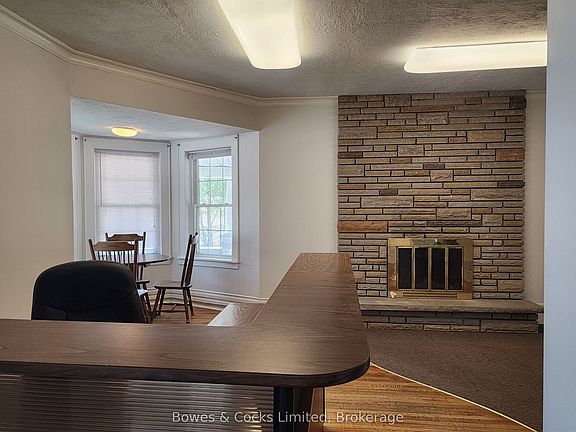 5th image of 124 Maple Ave