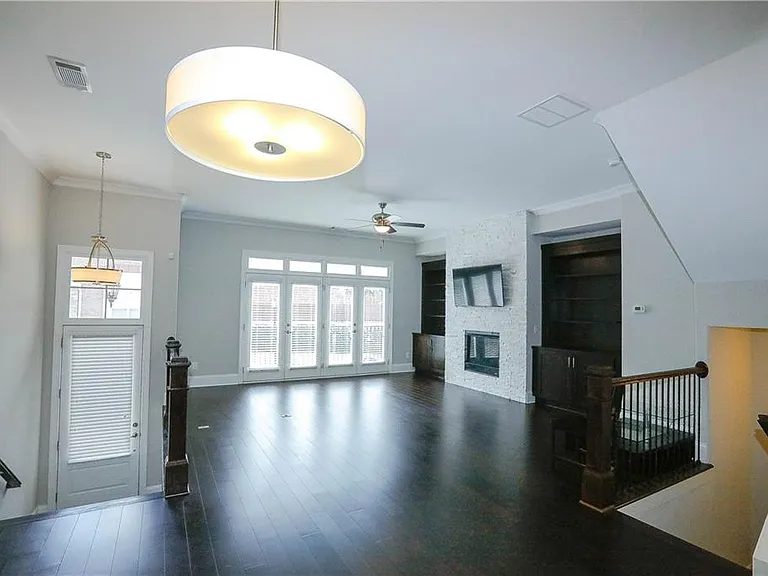 1920 Townsend Ct — Photo 6
