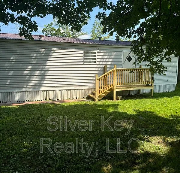 115 Barnett St — Photo 3