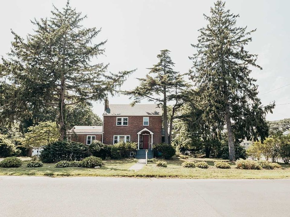 1st image of 28 Champlin Ave