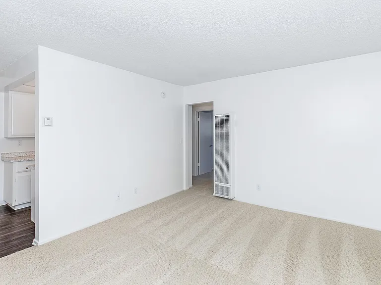 Buena La Vista Apartment Homes — Photo 21