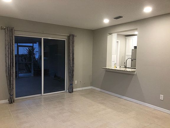 4th image of 1579 Huntington Ln