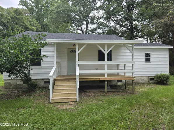 32 Tracys Trail, Whiteville, NC 28472