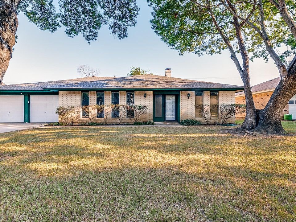 1st image of 2107 Briarwood Blvd