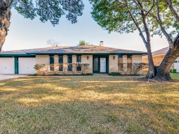 2107 Briarwood Blvd, Arlington, TX 76013