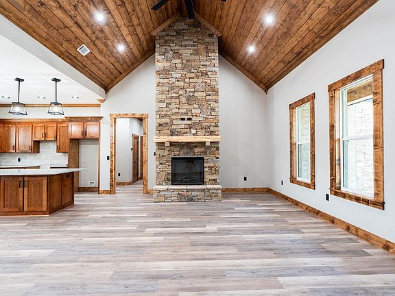 4th image of 60 Mountain Aire Dr