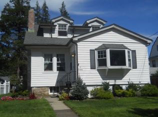 19 Poplar Ave, Pelham, NY 10803