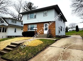 418 Hyde Park Ave, Waukesha, WI 53188