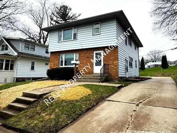 418 Hyde Park Ave, Waukesha, WI 53188