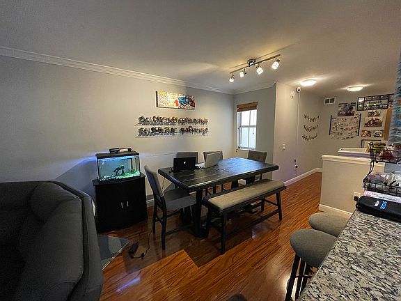 5th image of 2498 Centergate Dr APT 202