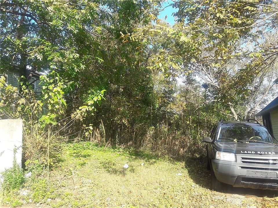 2nd image of 593 Rhodes St NW