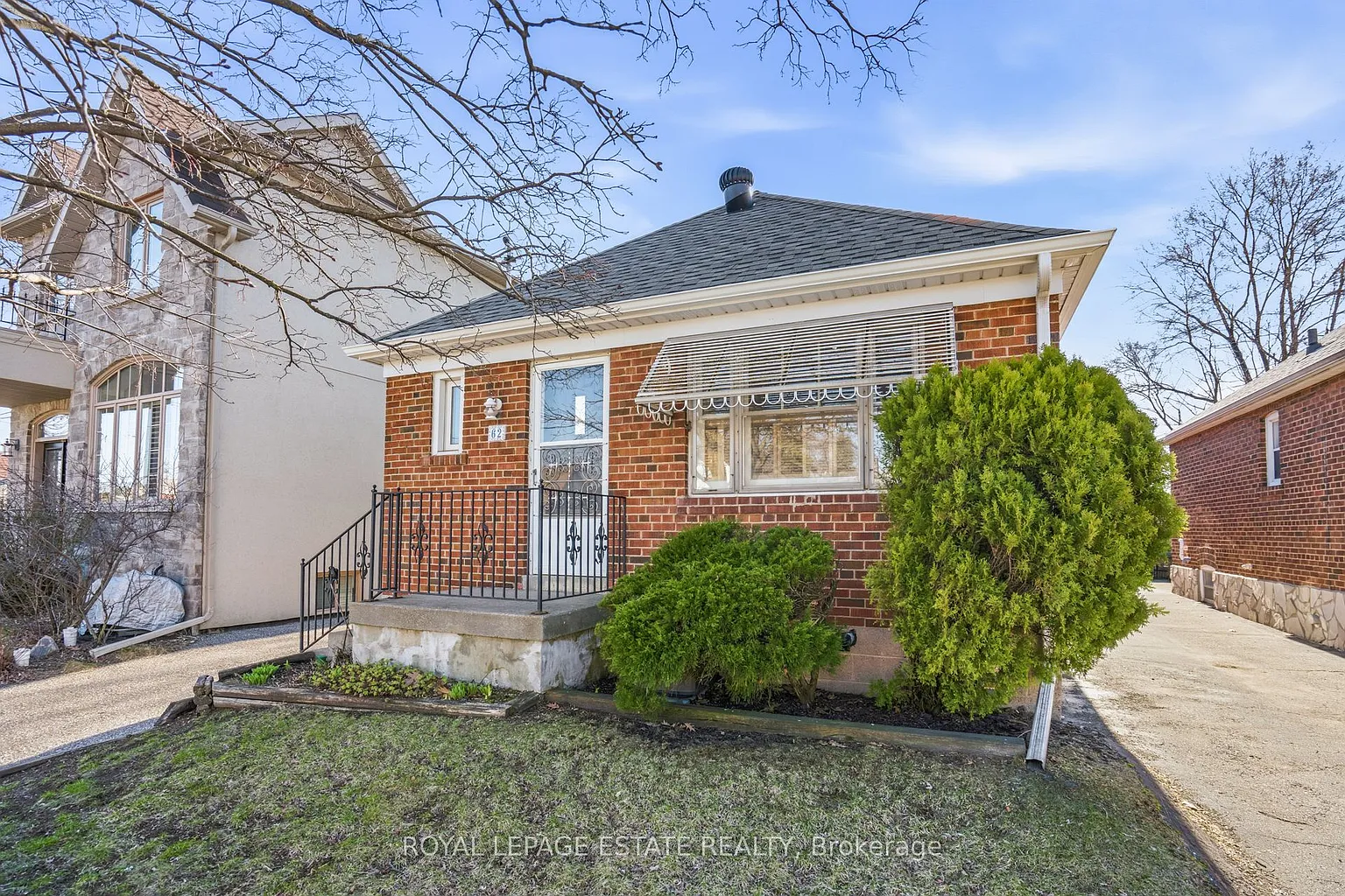 62 Binswood Ave photo 1