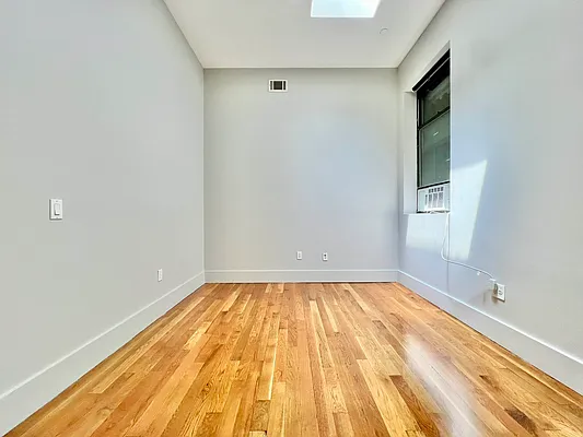 Rented by ERNY LLC | media 13