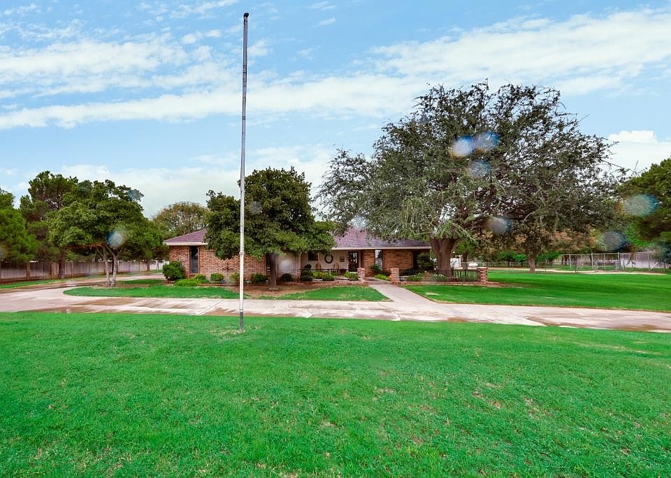 1st image of 2707 Marie Dr