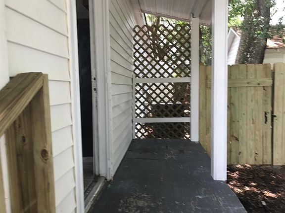 4th image of 1217 Irish Hill Dr