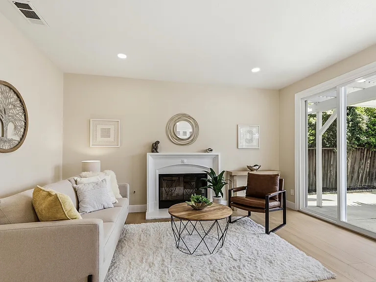 1290 Notting Hill Dr — Photo 9