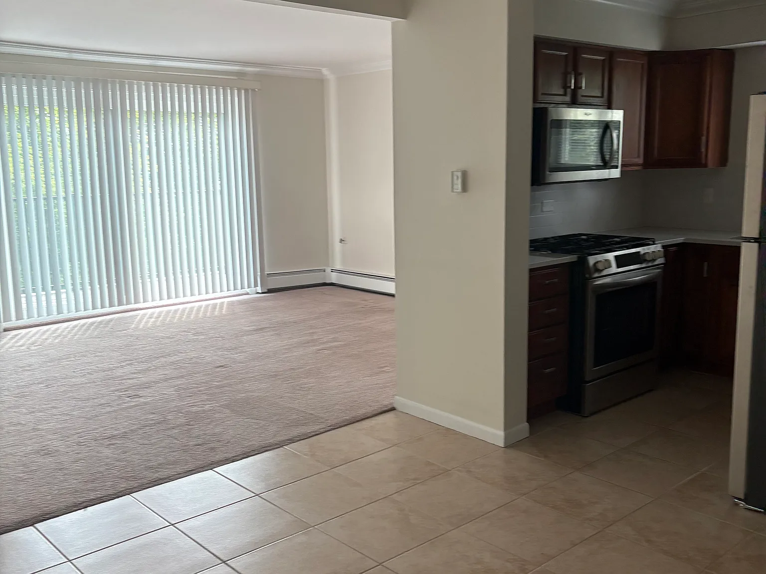 2 bed, 900 sqft, $1,875 — Photo 2