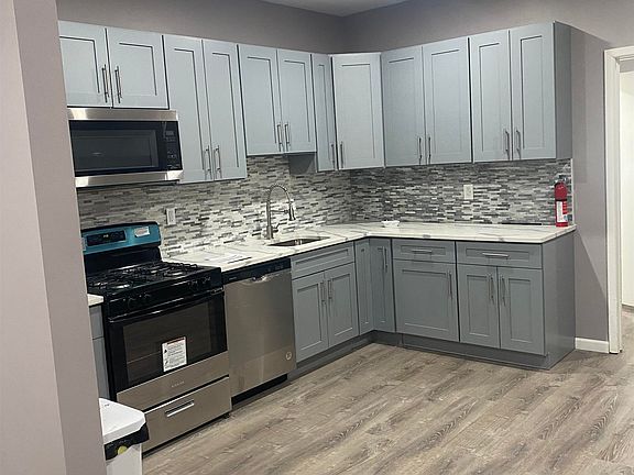 2nd image of 422 Avenue C Floor 1