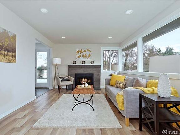 Upstairs living room