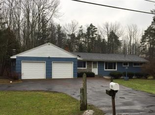 6138 Lakeshore Rd, Cicero, NY 13039