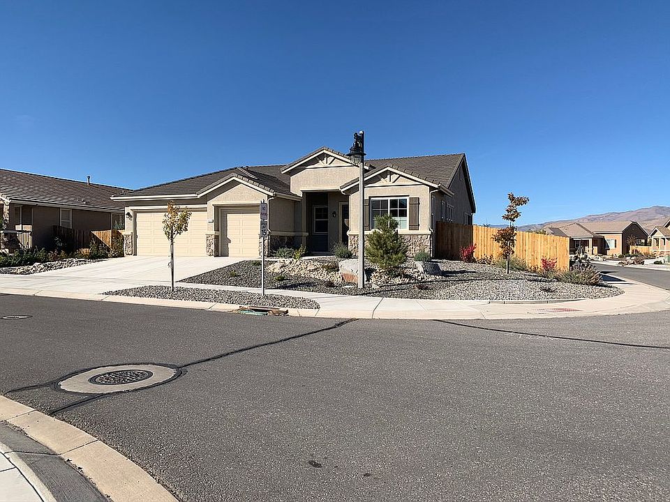 2nd image of 117 Maze Ave