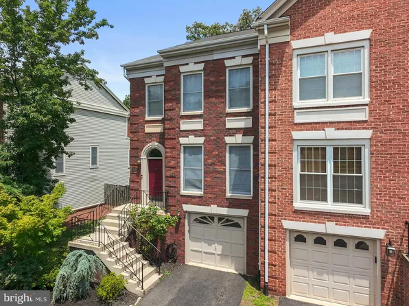 5130 Woodfield Dr, Centreville, VA 20120