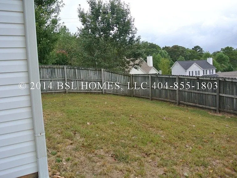 302 Hillcrest Ln — Photo 3