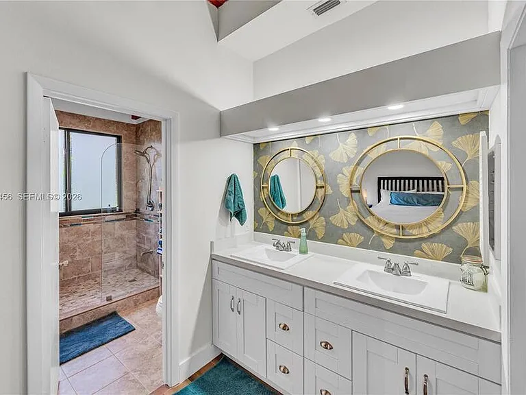 7018 SW 53rd Ln — Photo 22