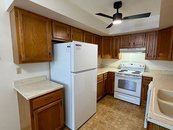 2nd image of 225 Crescent St #4