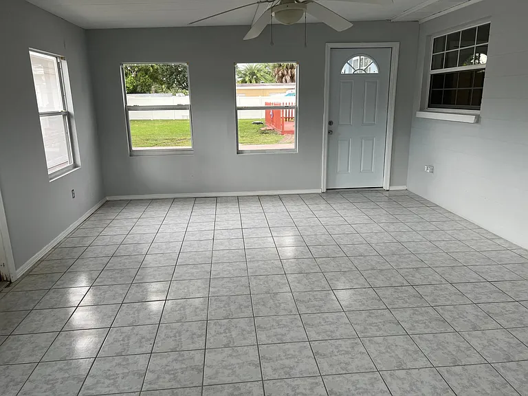 Huge bonus room