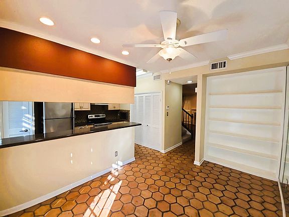 5th image of 5935 Woodway Place Ct