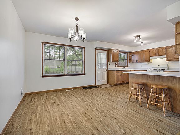 5th image of 26 Miller Rd