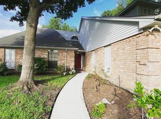 6915 La Mirada Dr, Houston, TX 77083