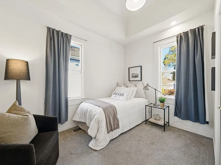 1440 Center St — Photo 16