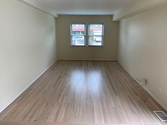 2nd image of 22501 59th Ave Floor 1