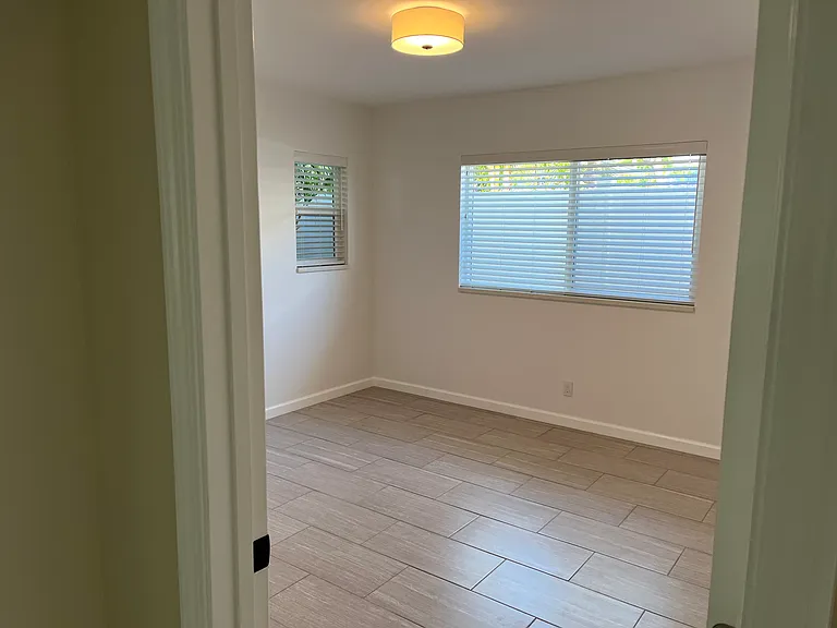 838 18th Ave — Photo 32