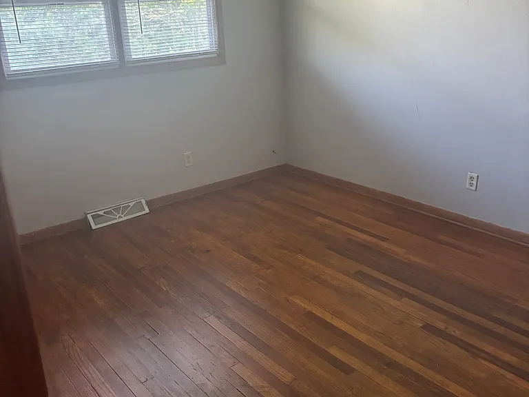 5807 Garrett Ln — Photo 17