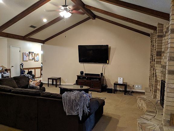 3rd image of 1809 Hollybrook Dr
