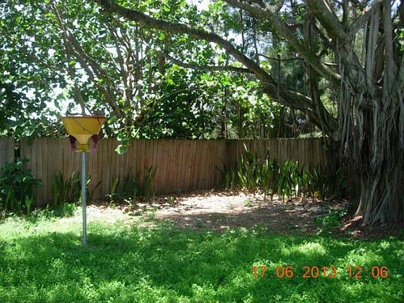 4th image of 1429 NE 3rd Ave