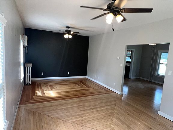 4th image of 309 E State St