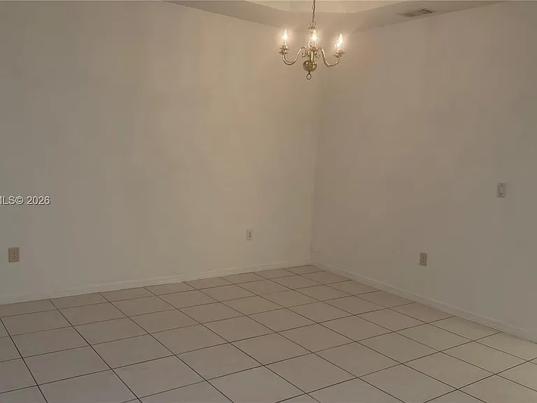 8340 NW 10th St #1G — Photo 5