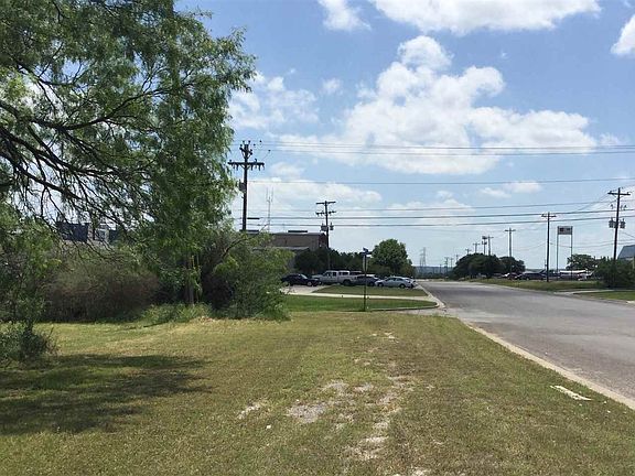 5th image of 807 Industrial Blvd